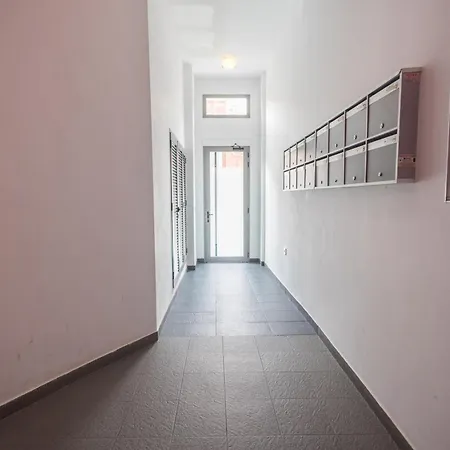 Apartment Canteras Cozy - 2 Min Walk To